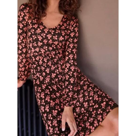 Boden Hattie Clover Print Jersey Sz 8P Black Pink A-Line Long Sleeve Dress - Picture 4 of 8